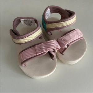 Old Navy baby shoes 0-3 months
